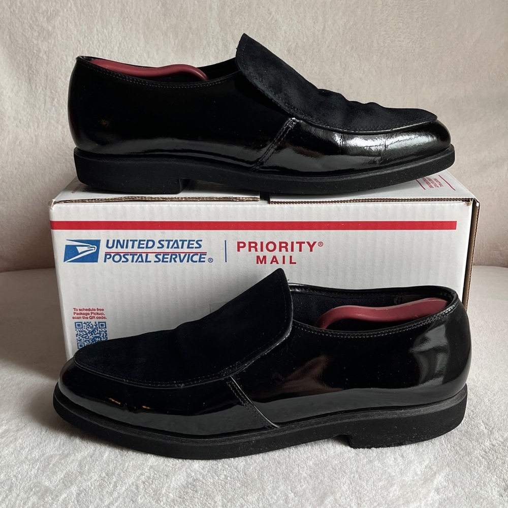 Hush Puppies Suede & Patent Leather, Black Slip On, Size 9.